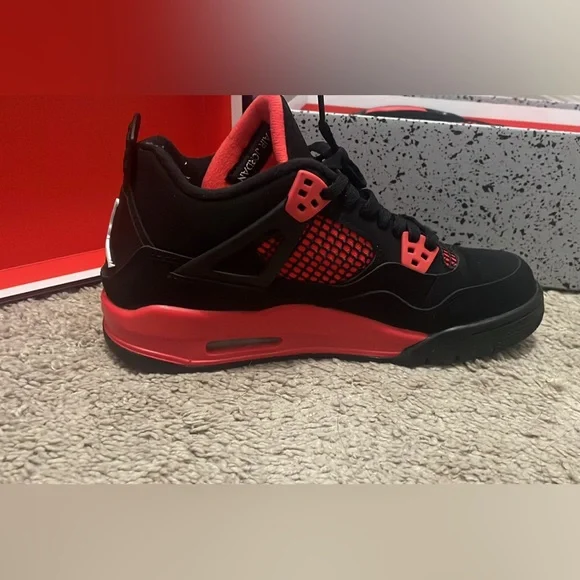 Jordan 4 Sneakers Red Thunder
